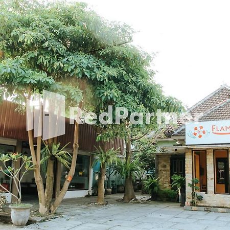 מלון Flamboyan Asri Syariah Mitra Reddoorz Near Kampung Inggris Pare מראה חיצוני תמונה