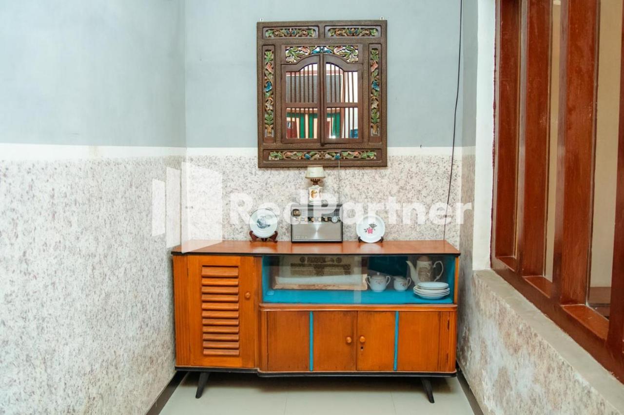 מלון Flamboyan Asri Syariah Mitra Reddoorz Near Kampung Inggris Pare מראה חיצוני תמונה