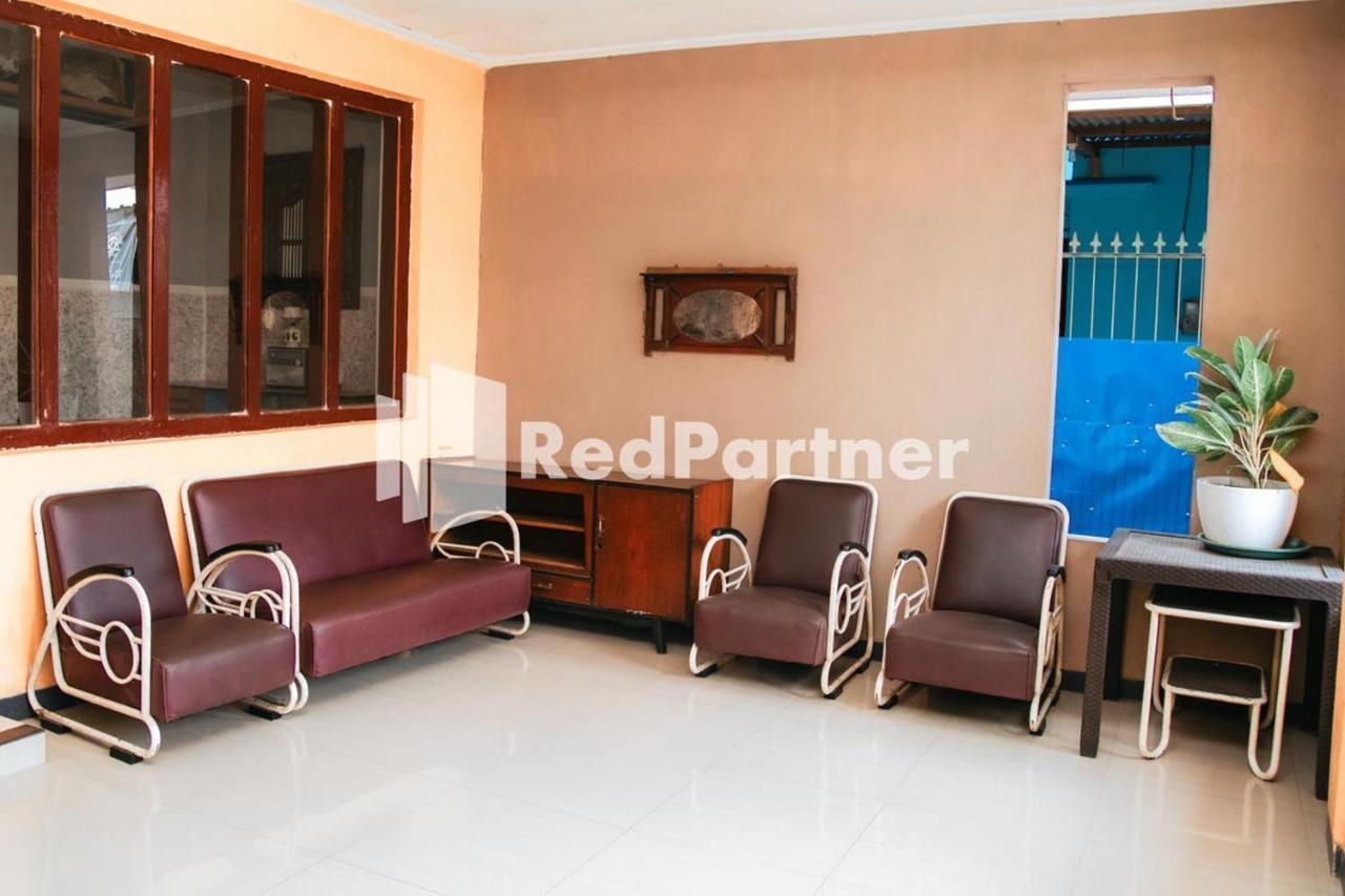 מלון Flamboyan Asri Syariah Mitra Reddoorz Near Kampung Inggris Pare מראה חיצוני תמונה